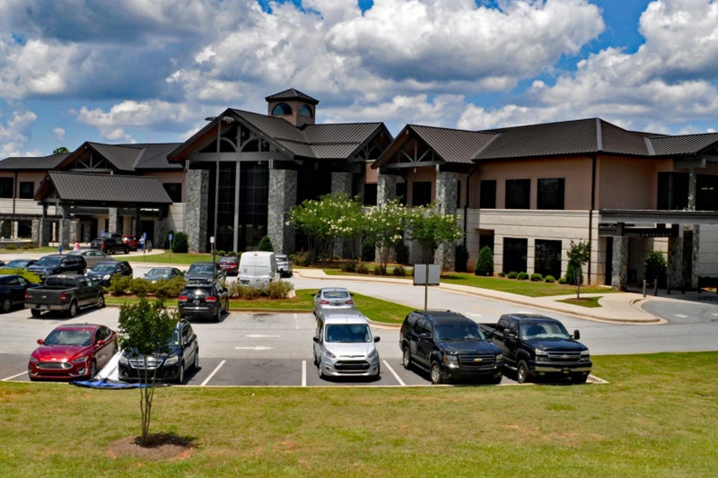 Exterior photo of Good Samaritan Hospital